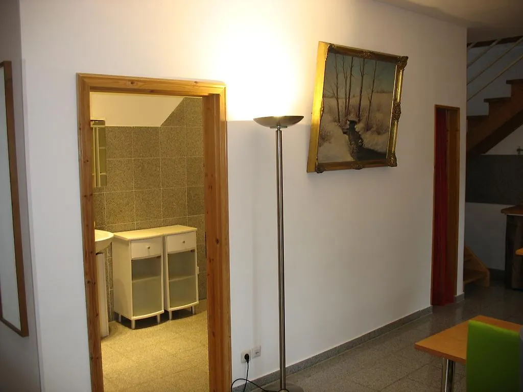 Apartamento Dein Neues Zuhause Hotel Nuremberga Alemanha